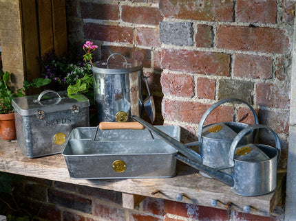 Galvanised Seed Tin – Stylish Storage with Inner Compartments | Sophie Conran by Burgon & Ball | Seed Storage | GSC/SEEDGALV 5019360203353 | AllotMate Essentials