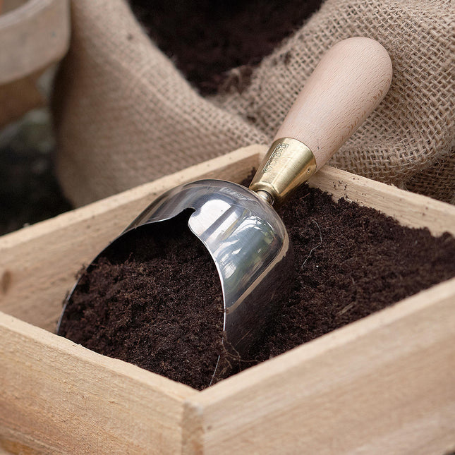 Burgon and Ball Burgon & Ball - Sophie Conran - Compost Scoop (Gift Boxed) - Compost Scoop - AllotMate Essentials - GSC/SCOOP - 5019360007869