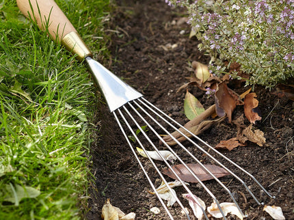 Hand Rake – Sophie Conran Gift Boxed Garden Tool | Burgon & Ball | Rake | GSC/RAKE 5019360010357 | AllotMate Essentials