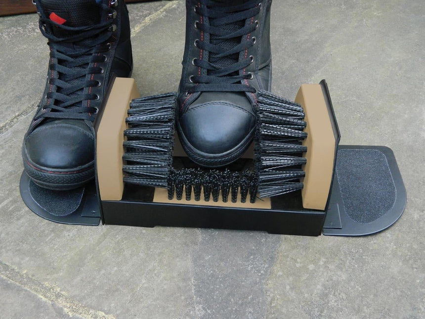 Wellie Wiper – Boot Scraper with Bristles | Keep Mud at the Door | Garland | Wellie Wiper | W0792 5031670507921 | AllotMate Essentials