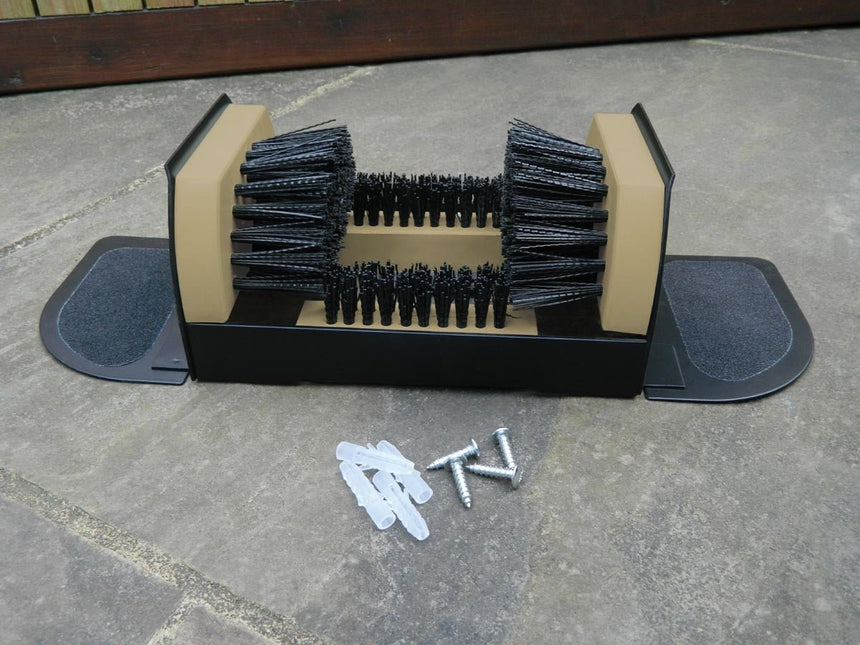 Wellie Wiper – Boot Scraper with Bristles | Keep Mud at the Door | Garland | Wellie Wiper | W0792 5031670507921 | AllotMate Essentials