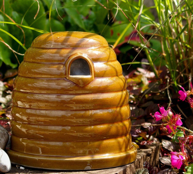 Wildlife World Ceramic Bumblebee Nester - Bumblebee Nester - AllotMate Essentials - CBN3 - 679505017259